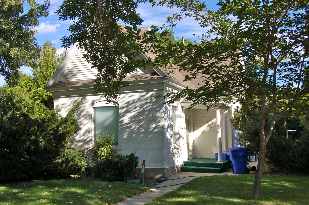 24 West 100 North - Farmington, Utah