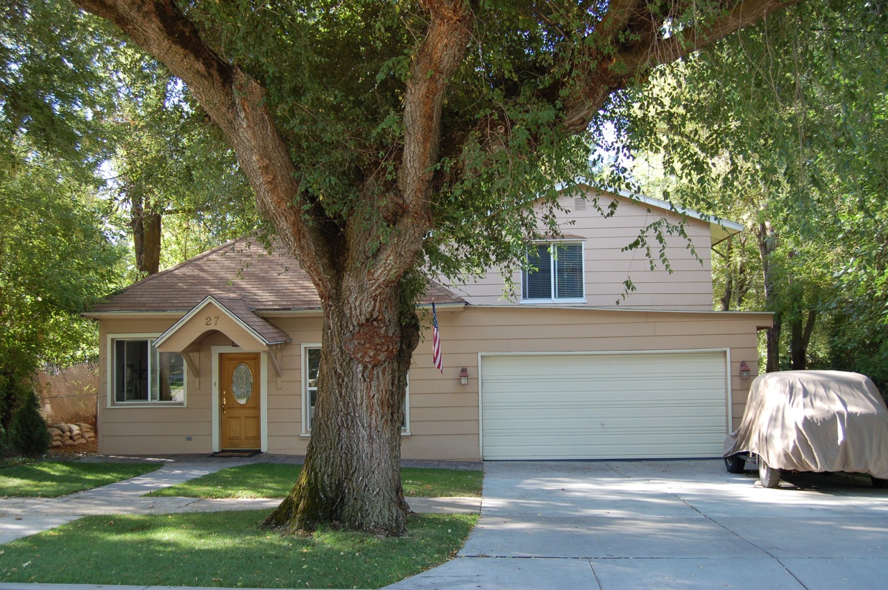 27 West 100 North - Farmington, Utah